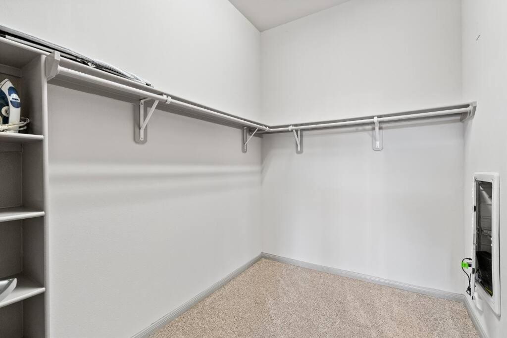 Modern Austin 2Br 2B Apt With Pool Parking & Wifi Exterior photo