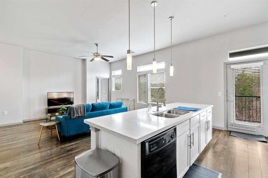 Modern Austin 2Br 2B Apt With Pool Parking & Wifi Exterior photo